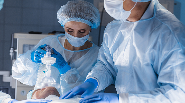 Koronavirüse Karşı Ön Saflardaki Savaşçılar: Anesteziyoloji ve Reanimasyon Doktorları