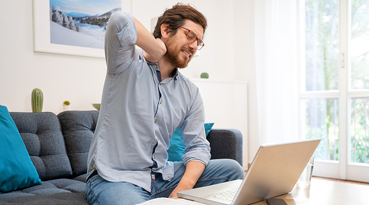 Evden Çalışma Bel ve Boyun Problemlerini Artırdı