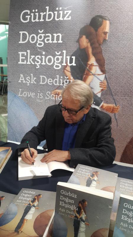 Gürbüz Doğan Ekşioğlu, “Aşk Dediğin…” Kitabını Okurları İçin İmzaladı