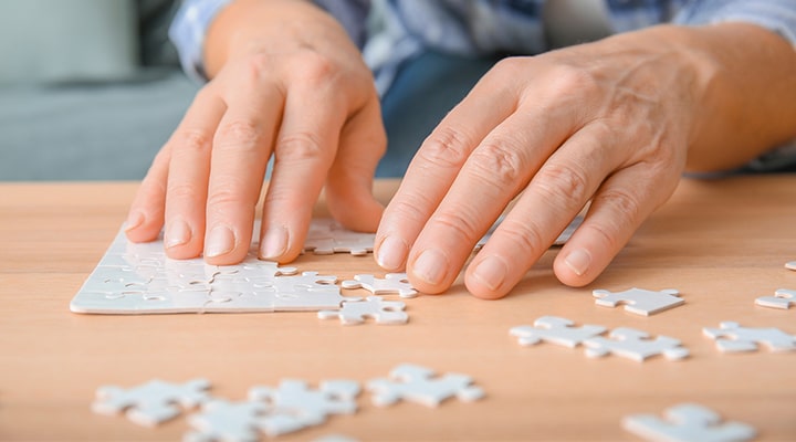Parkinson Hastalarını Beyin Pili Yaşama Bağlıyor