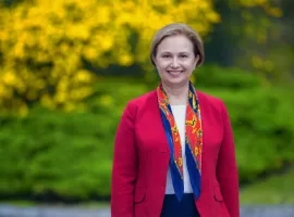 Prof. Dr. Canan Aykut Bingöl: “Kendinizi Çok Yönlü Geliştirmeyi Hedefleyin”